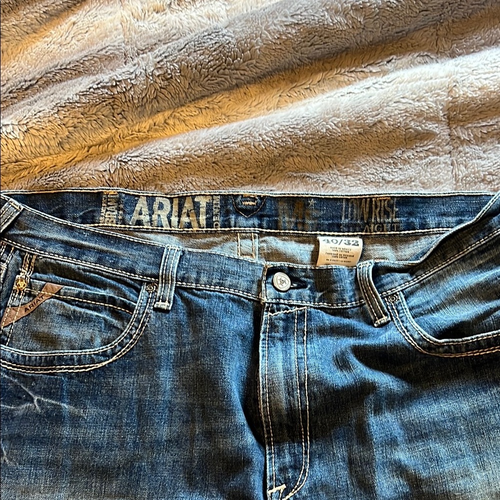 Ariat Relaxed Blue Jeans with Classic Indigo Wash